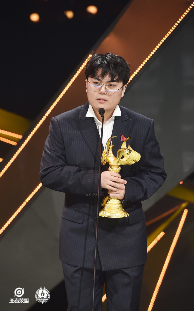 ag训练赛1-3lgd,笑影状态奇差有可能被轮换,一诺,初晨真带不动!