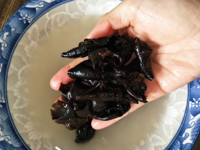 记住2个方法,木耳鲜嫩好吃