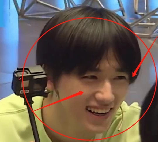 宋亚轩敢素颜面对镜头16岁的状态真实头发是三天没洗了吧