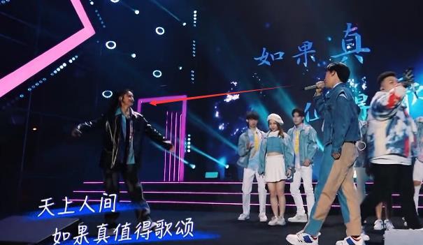 郭麒麟宋祖儿并非节目安排演唱会堪称表白现场说是假的谁会信