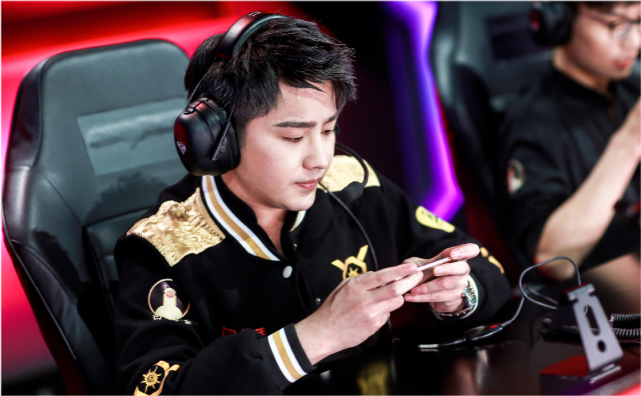 阿泰随后选择了退役,可以说kpl欠阿泰一个冠军