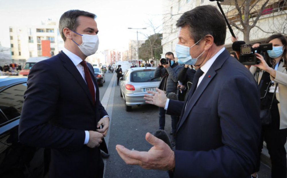 今天,卫生部长奥利维尔·韦兰(olivier véran)来到了令人堪忧的尼斯.