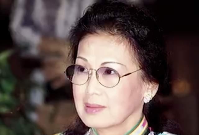 二婚嫁霍英东儿子丢尽家族颜面为何冯坚妮还能被霍英东宠爱