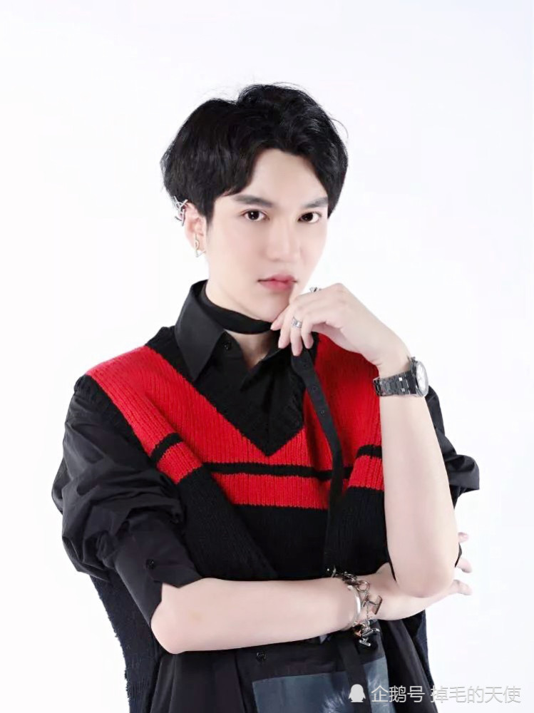 《奇葩说》冠军辩手肖骁发文引争议,称自己私下很做作很绿茶,6年没谈