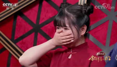 另外,本期节目中,来自川渝地区的女相声演员李圆圆也是cut了一下