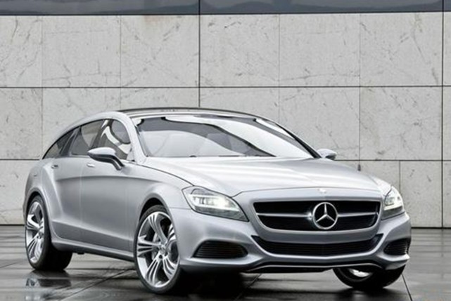 女子40万买奔驰,却发现车内有不明液体,4s:你干过啥心里没数?