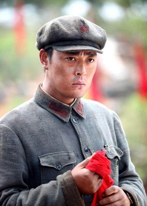 《跨过鸭绿江》后,又一革命历史剧将袭,张桐领衔,献礼建党百年