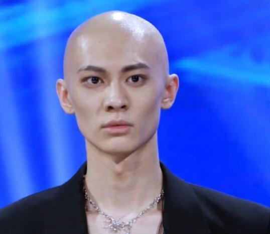 青你3光头梁森火了得知他同班同学娱乐圈果然是个圈