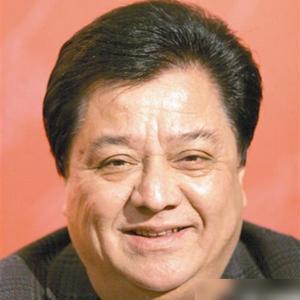 李金斗作为"明"字辈的演员,和姜昆是一个辈分