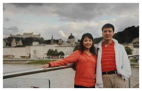 茹萍:头婚遗憾告终,二婚嫁影帝恩爱22年,今一家四口生活幸福_腾讯新闻