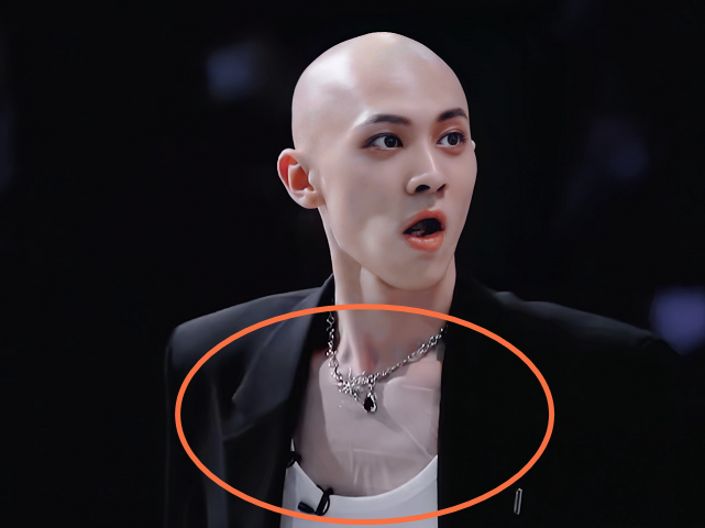 有纹身不能录节目吗?看到《青你3》梁森的操作,一般人想不到