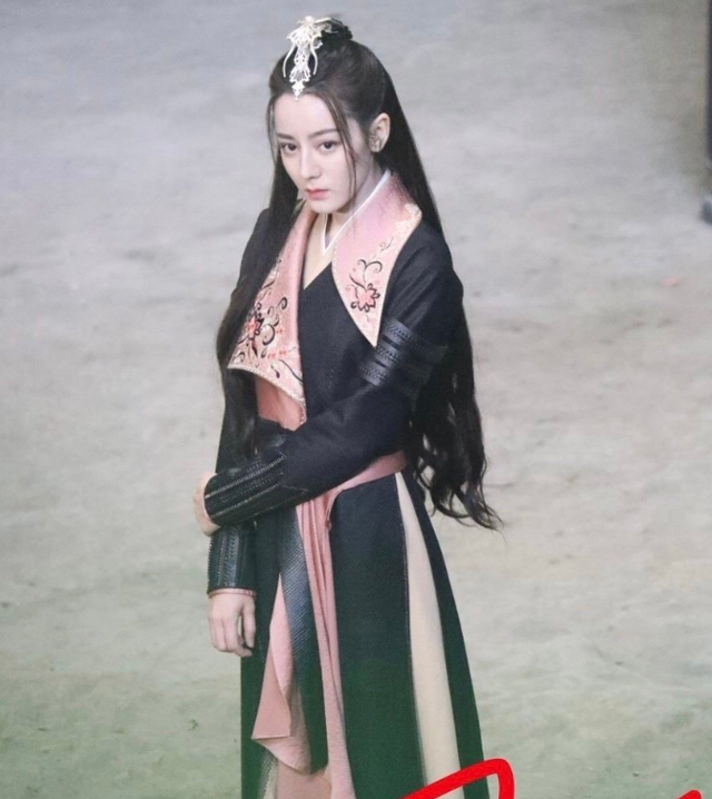 《驭鲛记》花絮,热巴任嘉伦挑大梁,见到拍戏生图就