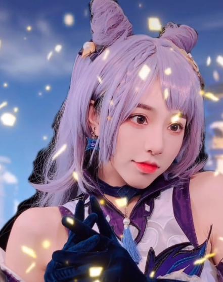 腐团儿刘思瑶先后cos原神刻晴前者有p斜剑法后者更加精致