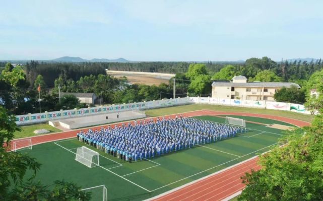 海南省儋州市海头镇中心学校招聘足球教练