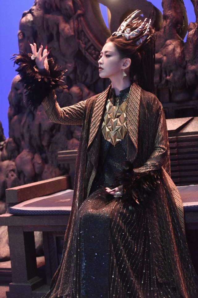 《斗罗大陆》朱珠饰演最美女性角色比比东 双生武魂首宗霸气上线