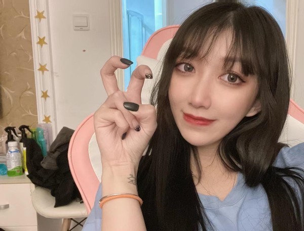 楠枫和疏疏这一对可以说是很般配了,二人一个是御姐,一个是霸道总裁