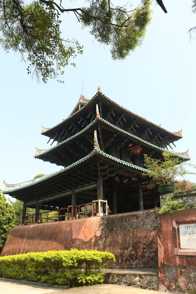 真武阁的4根柱子悬空,经历百年屹立不倒,梁思成:这是建筑奇迹