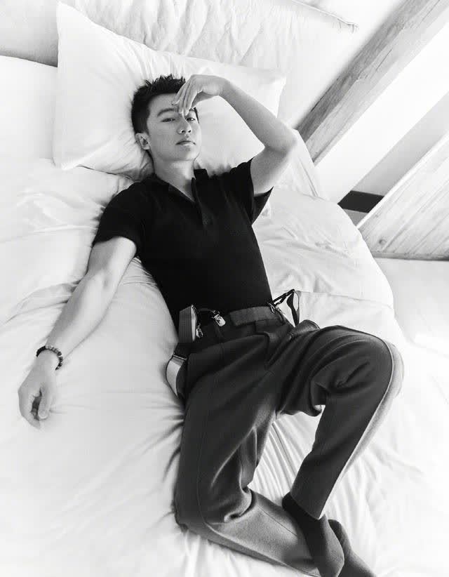 黄轩时装大片荷尔蒙爆表,熟男气息迷人得鼻血直流,让人眼前一亮