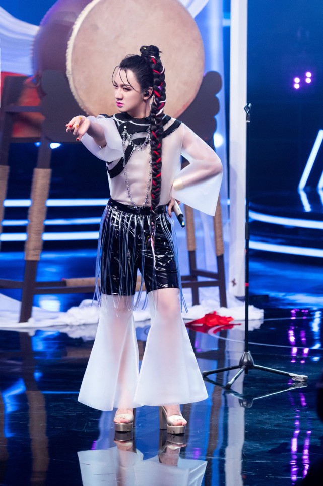 百变大咖秀王祖蓝反串表演完美复刻扯谎哥