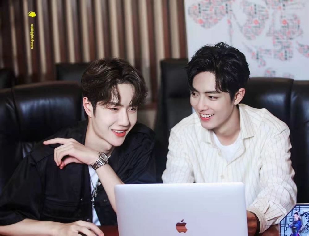 肖战蔡徐坤合作舞台曝bjyx脂粉引导撕后者想让前者背锅