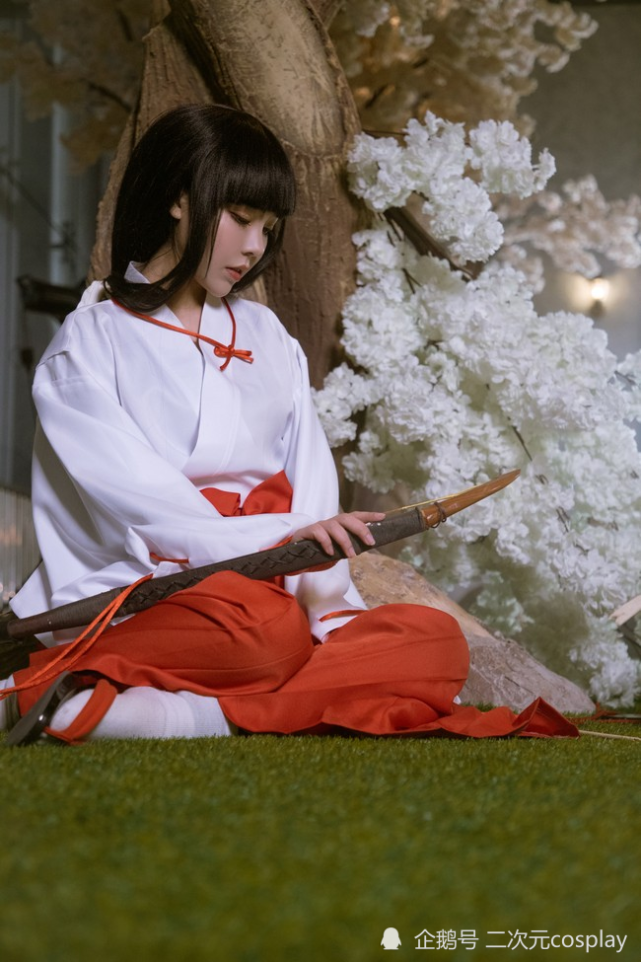 coser@敲可爱哒nico酱给我们带来了《犬夜叉》桔梗cos,气质出众,眼睛