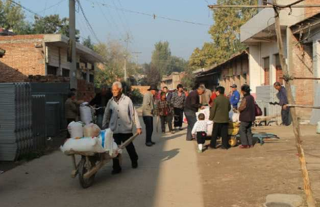 恶魔杨新海覆灭记,杀害67人,2003年,如何执行枪决?_腾讯网