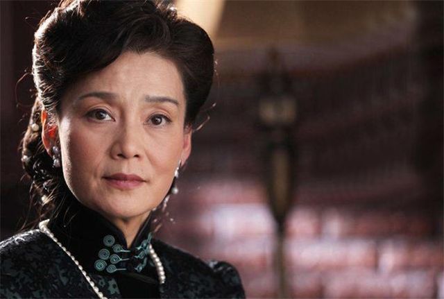 潘虹丈夫爱上小21岁王小丫婉拒朱军表白一生无子终出家