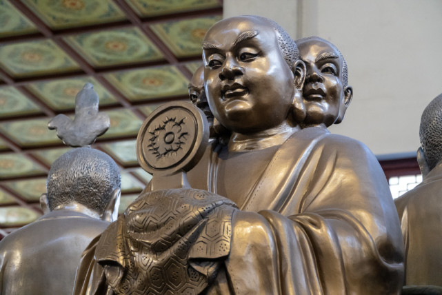 曾经确实有一些佛法高深的法师生活过,最早是慧理和尚建设了灵隐寺,他