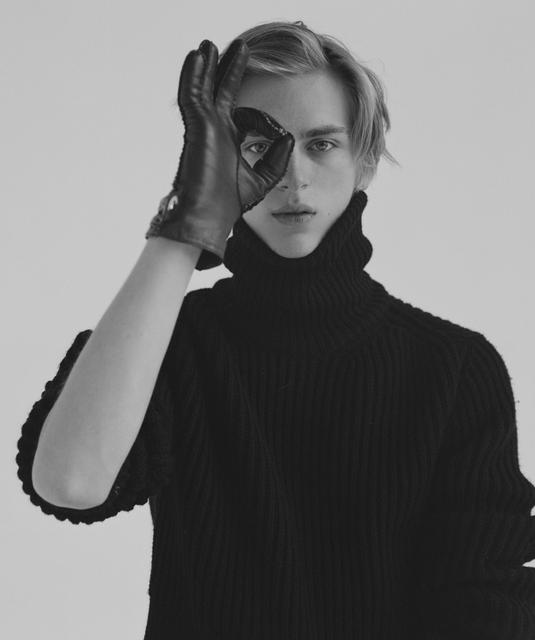 188cm波兰男模,坚持健身收获紧致身材,是女生心中"完美男神"