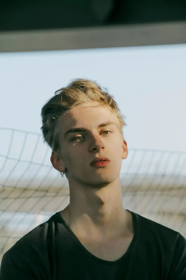 188cm波兰男模,坚持健身收获紧致身材,是女生心中"完美男神"