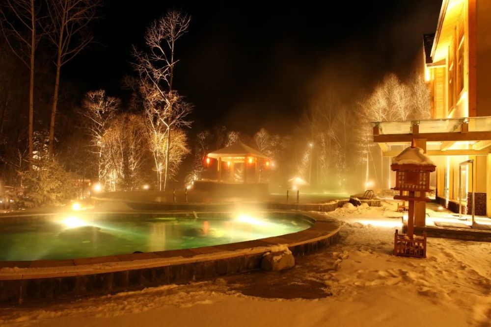 长白山的隐藏玩法徒步穿越原始峡谷吃一顿冰水泉火锅