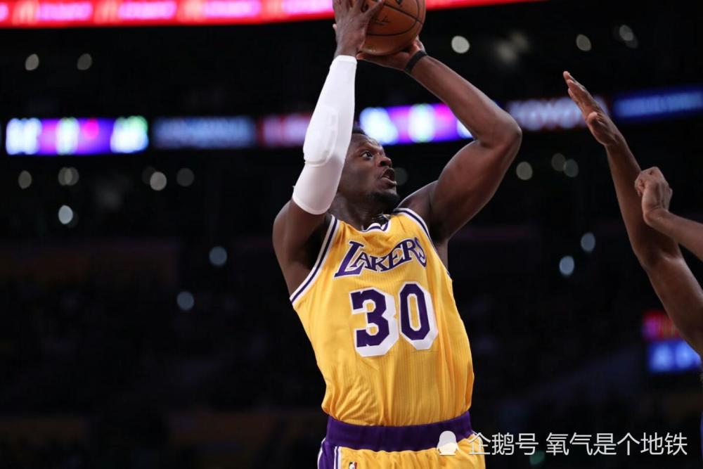 兰德尔谈科比退役战有个回合想投篮但他提醒我那会被全场嘘