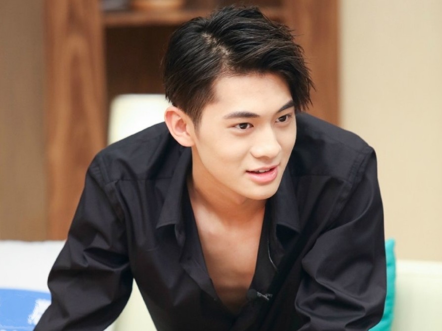 别被青你的光头梁森吓到在扶摇里他也曾是翩翩美少年