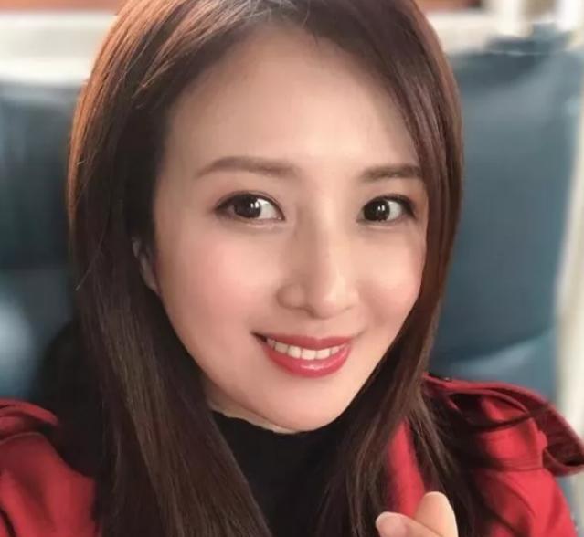 遇到了曹晓雯是他前世今生修来的缘分,现在的他除了认真演戏外,其他