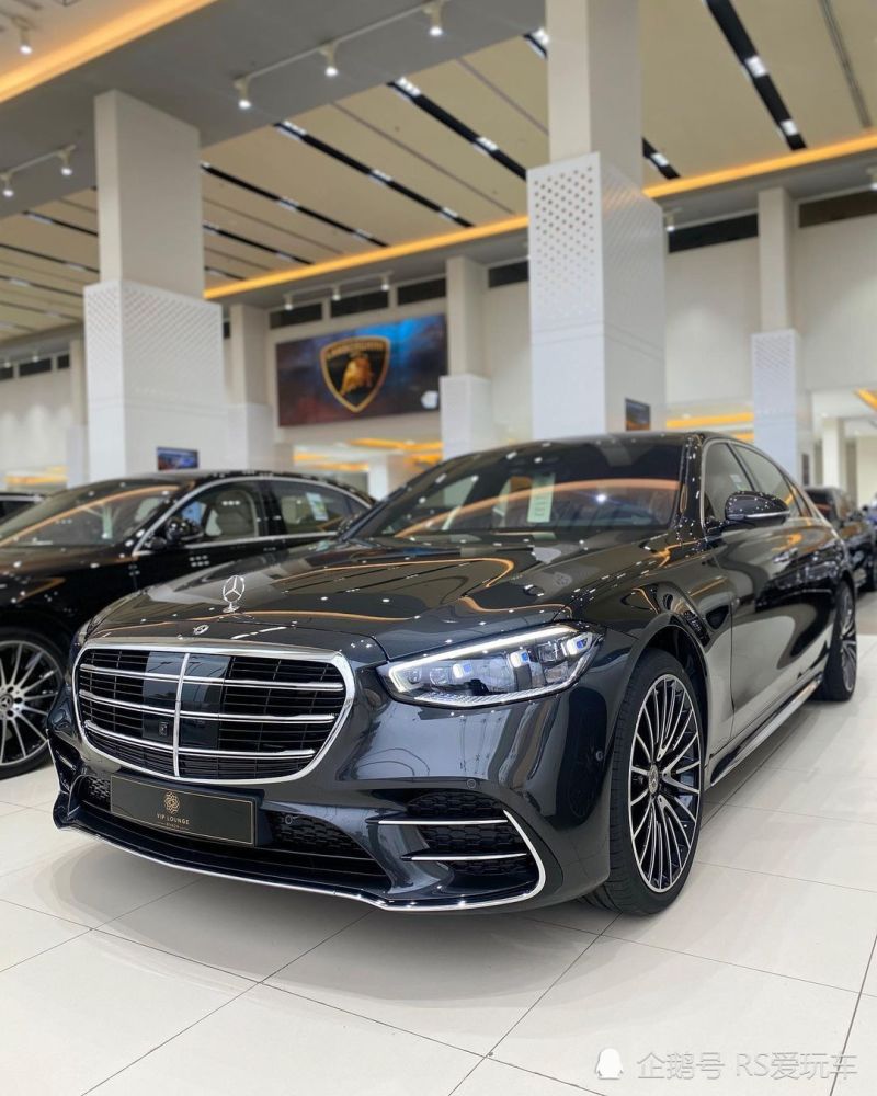 实拍全新奔驰s500颜值不够还是靠屏幕来凑