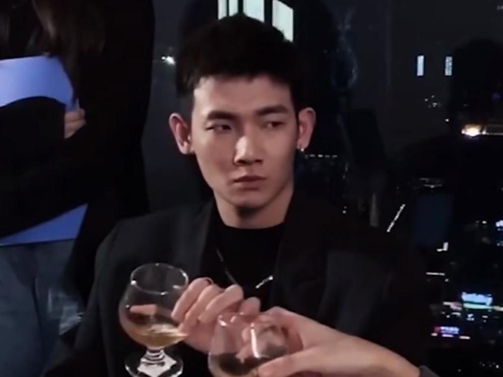 离开滤镜的网红霸总梅尼耶痞帅潮男二辰私下太一般最后一个像王子