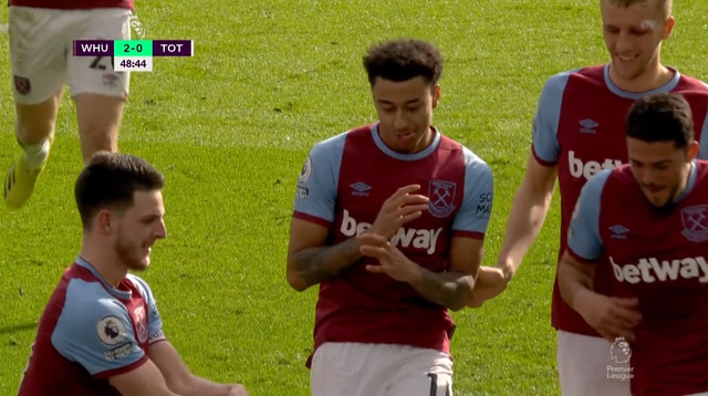 英超21林加德滑跪激情热舞疯狂庆祝穆里尼奥脸色很难看