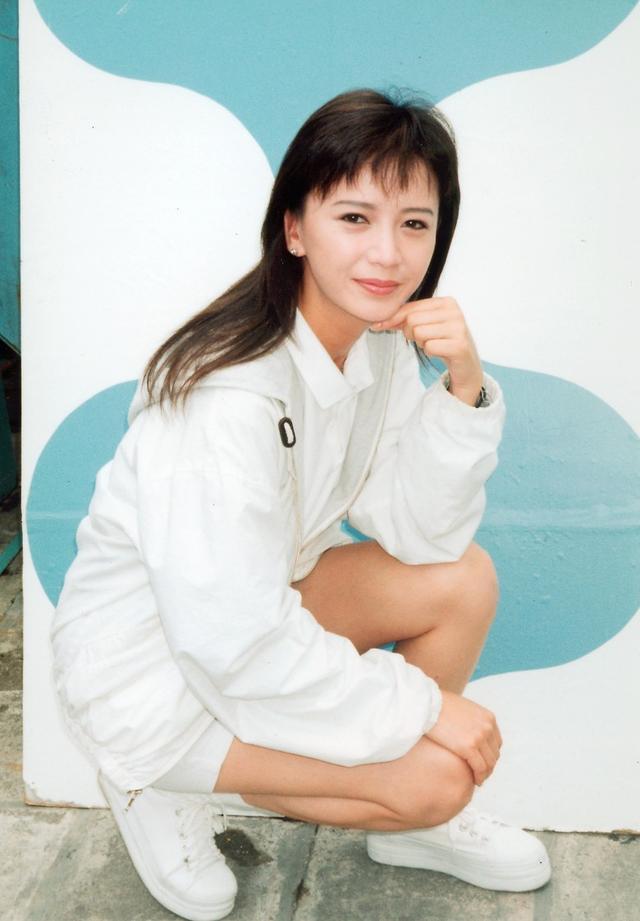 430穿梭机》,别小看这个儿童节目,当时曾华倩的搭档可有周星驰,谭玉瑛