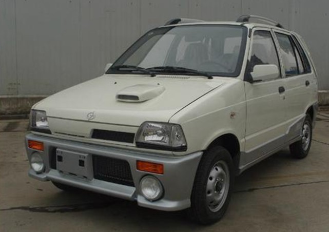 北京城"最牛"铃木,被土豪塞纸条800万求车牌,大爷:我差钱?