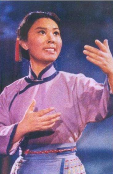 "阿庆嫂"洪雪飞:26年前为2000元新疆演出,意外命丧戈壁_腾讯新闻