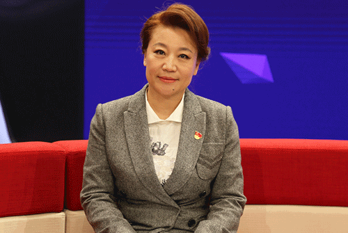 "小香玉"的艺名虽然已经被常香玉剥夺,但还是有很多人称呼陈百玲为"小