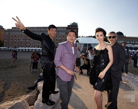 为了出头李冰冰就跟华谊的老板王中磊走的很近