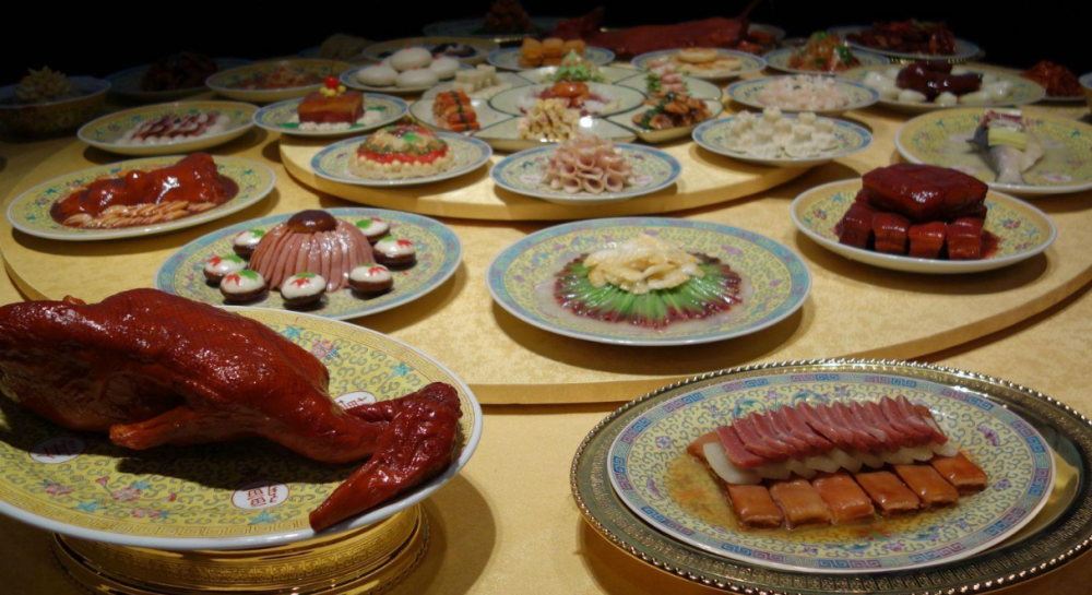 古代皇帝吃饭剩下的食物,一般是怎么处理的?