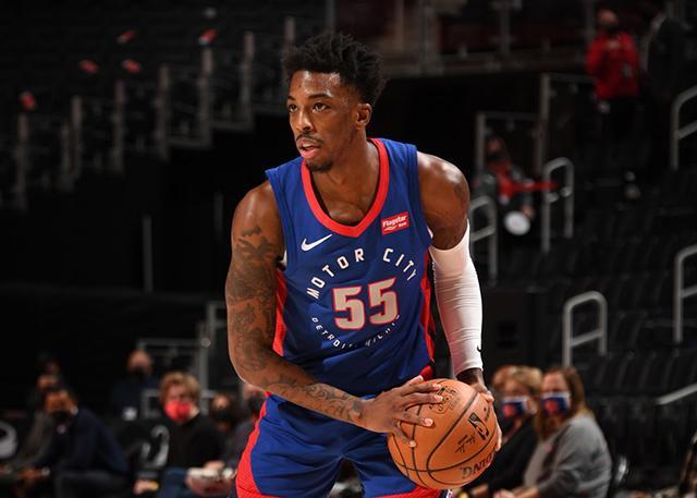 官宣:怀特右侧腹股沟二级拉伤 两周后复查