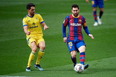 这一夜的球赛尽是看点,不过咋就那么多意外呢?_腾讯新闻