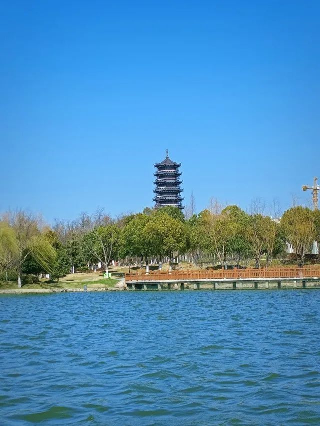 蕪湖東湖公園:柳綠花紅春意濃 遊園賞春正當時