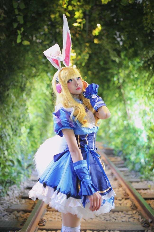 《王者荣耀》——妲己 爱丽丝梦游仙境cosplay_腾讯新闻
