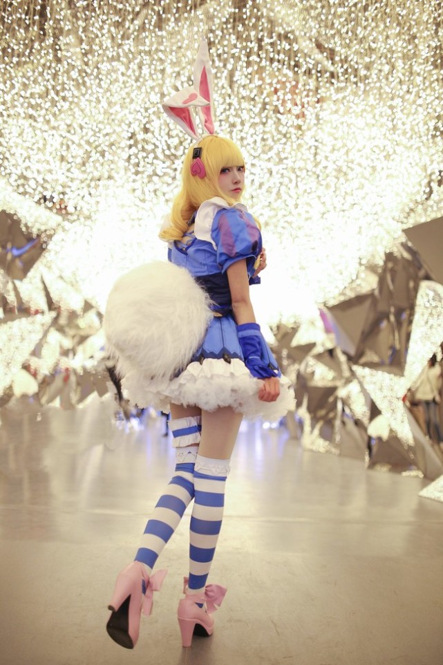 王者荣耀妲己爱丽丝梦游仙境cosplay