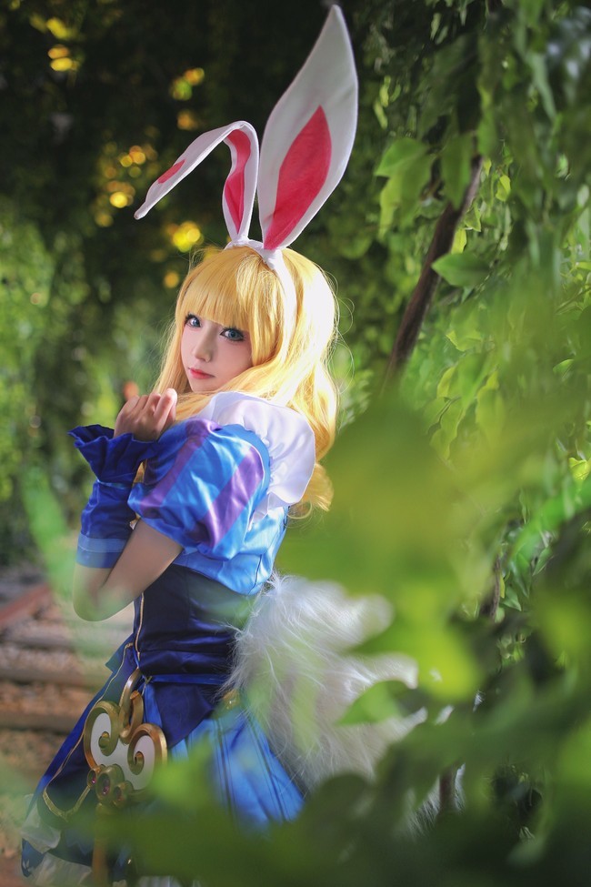 《王者荣耀》——妲己 爱丽丝梦游仙境cosplay_腾讯新闻