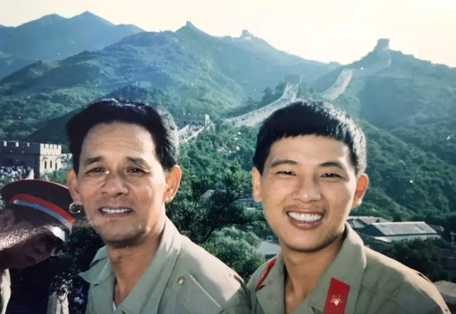 1986年,当时在部队中担任班长一职的王高银在接到
